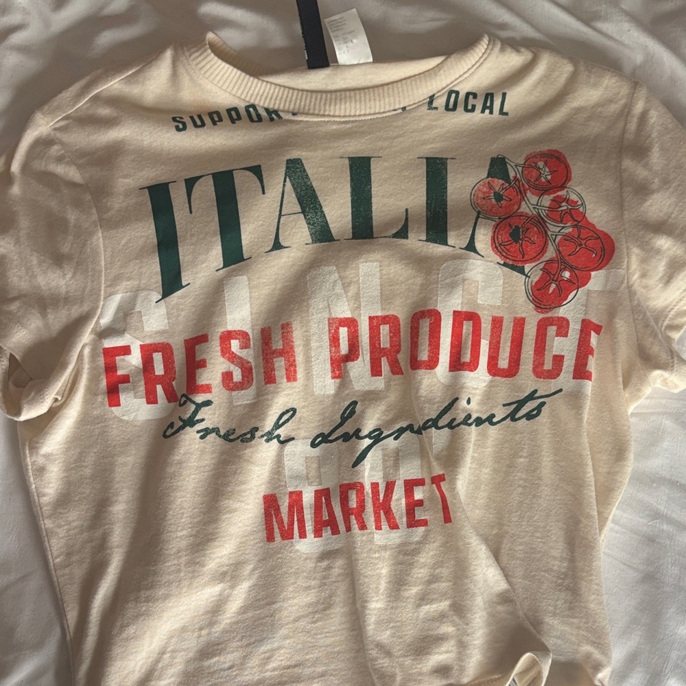 ITALIA Fresh Produce Market Graphic Tee - Cream with Red & Green